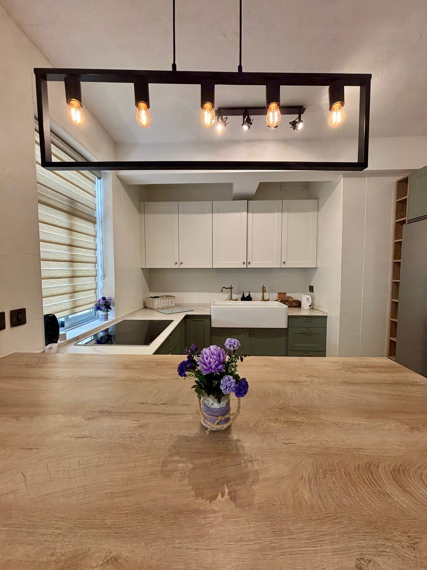 Family Stylish — 3-Bedroom Off Main Street — photo 3