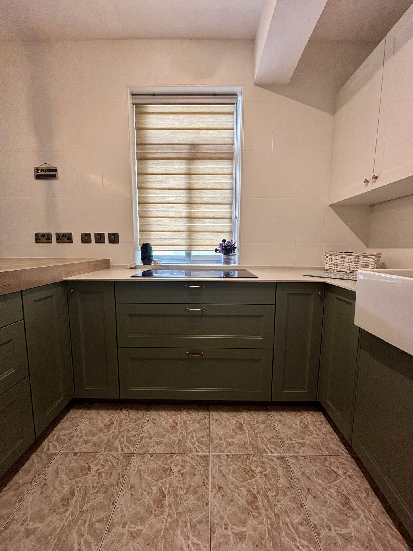 Family Stylish — 3-Bedroom Off Main Street — photo 4