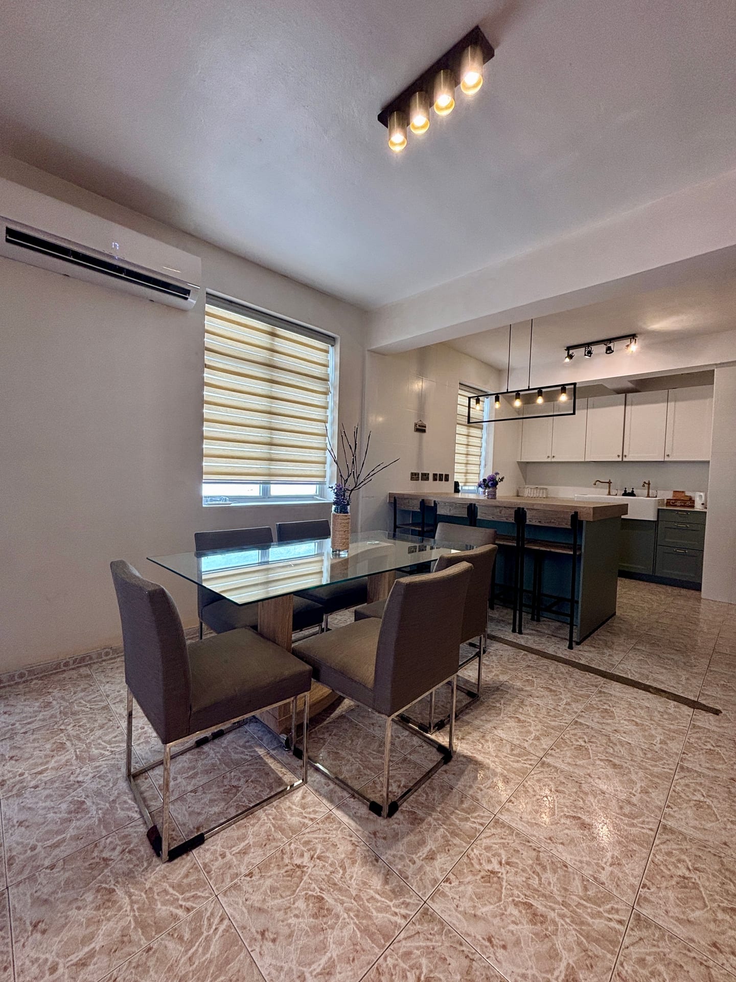 Family Stylish — 3-Bedroom Off Main Street — photo 8
