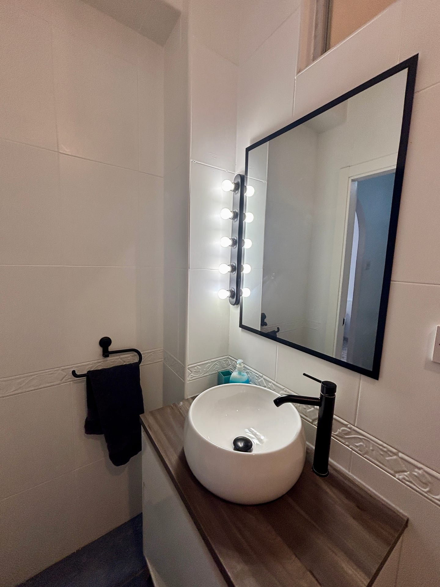 Family Stylish — 3-Bedroom Off Main Street — photo 16